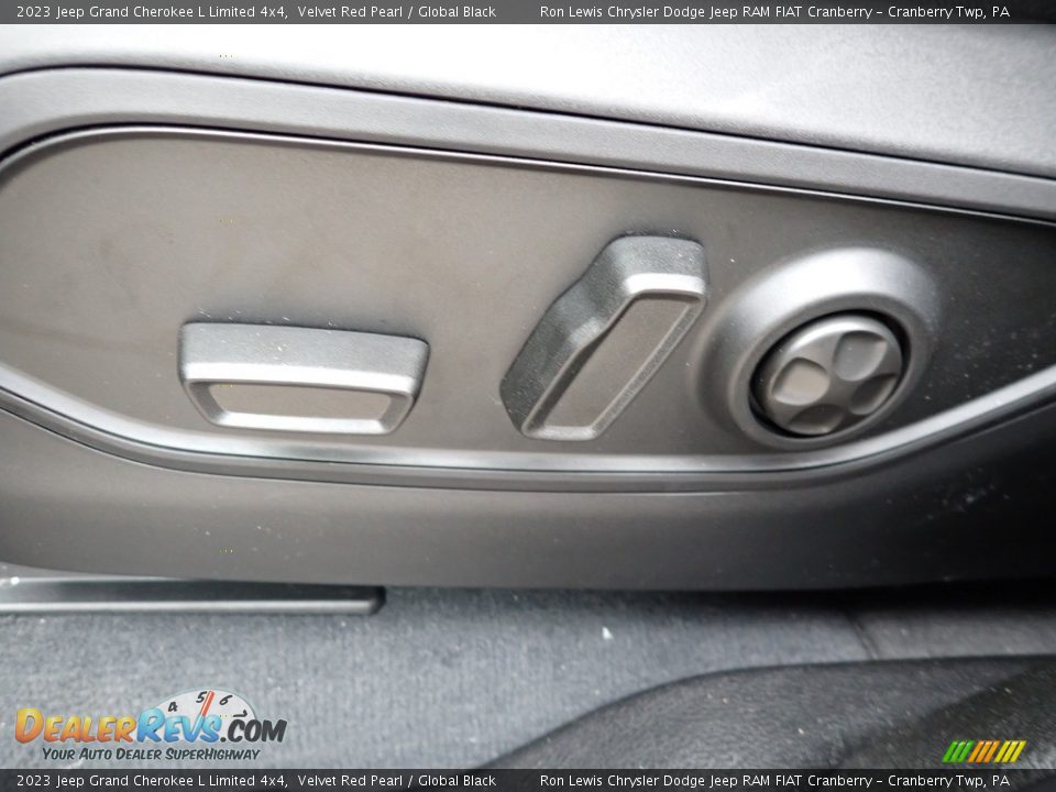 2023 Jeep Grand Cherokee L Limited 4x4 Velvet Red Pearl / Global Black Photo #15