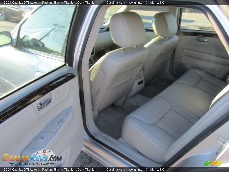 2009 Cadillac DTS Luxury Radiant Silver / Titanium/Dark Titanium Photo #19