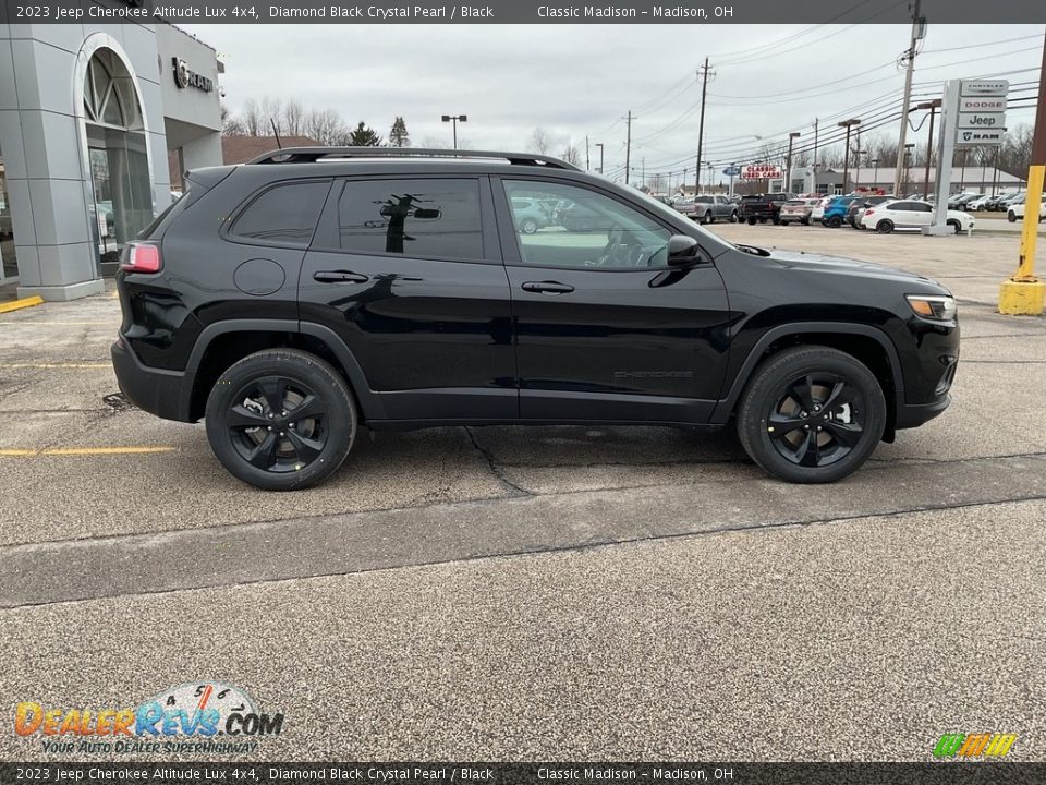 Diamond Black Crystal Pearl 2023 Jeep Cherokee Altitude Lux 4x4 Photo #5