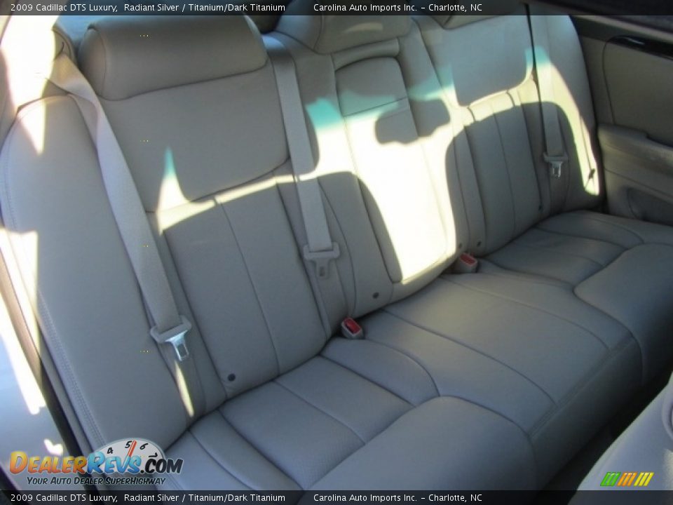 2009 Cadillac DTS Luxury Radiant Silver / Titanium/Dark Titanium Photo #24
