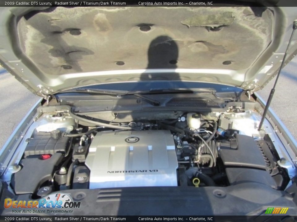 2009 Cadillac DTS Luxury Radiant Silver / Titanium/Dark Titanium Photo #25