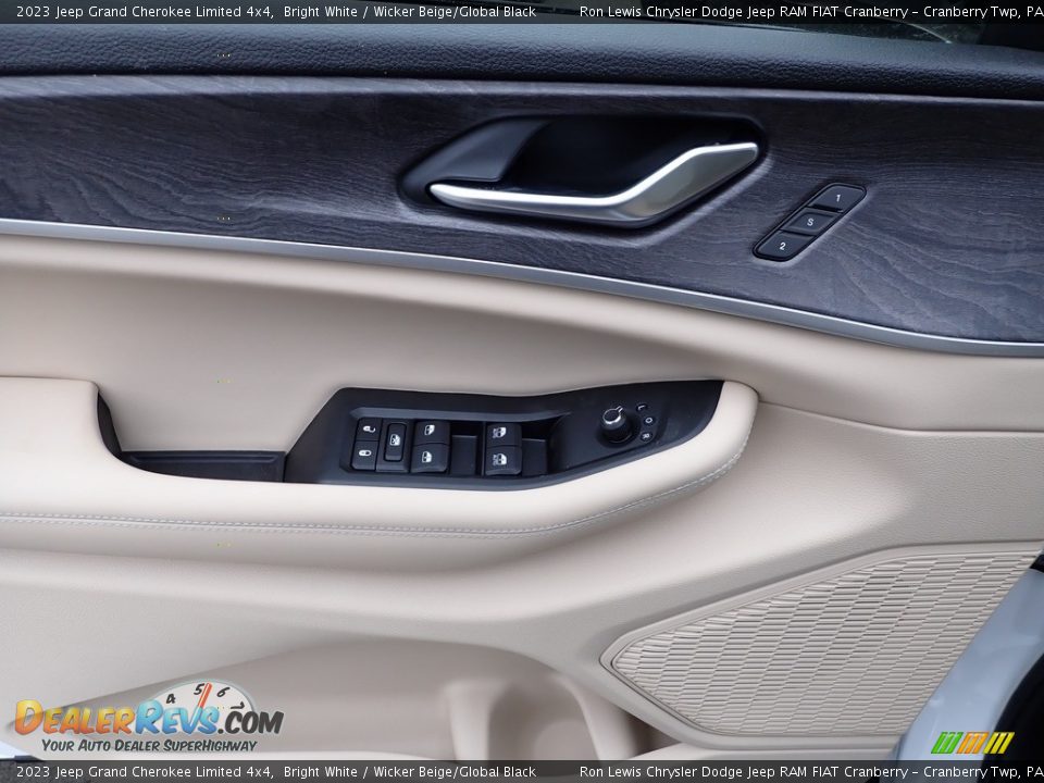 Door Panel of 2023 Jeep Grand Cherokee Limited 4x4 Photo #15