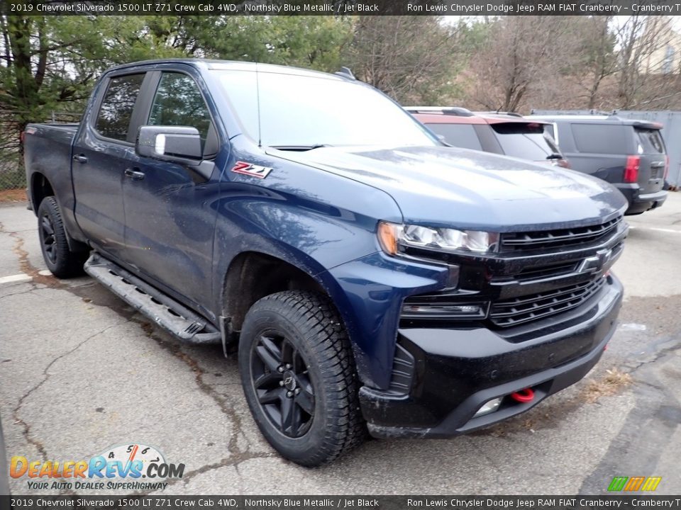 Front 3/4 View of 2019 Chevrolet Silverado 1500 LT Z71 Crew Cab 4WD Photo #3