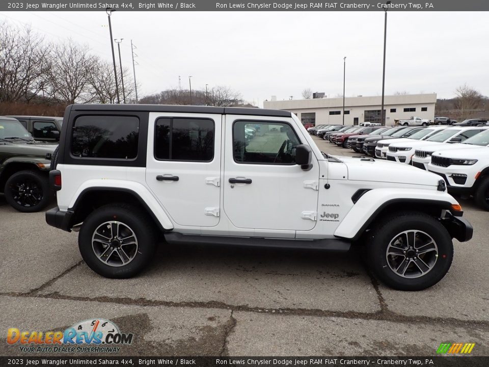 2023 Jeep Wrangler Unlimited Sahara 4x4 Bright White / Black Photo #6