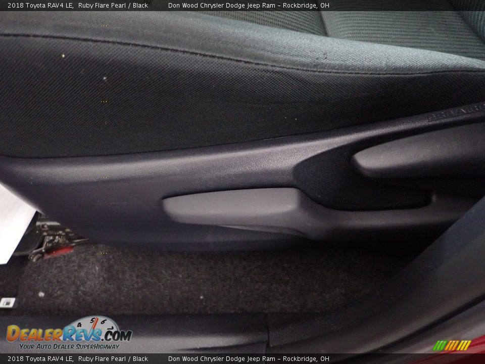 2018 Toyota RAV4 LE Ruby Flare Pearl / Black Photo #13