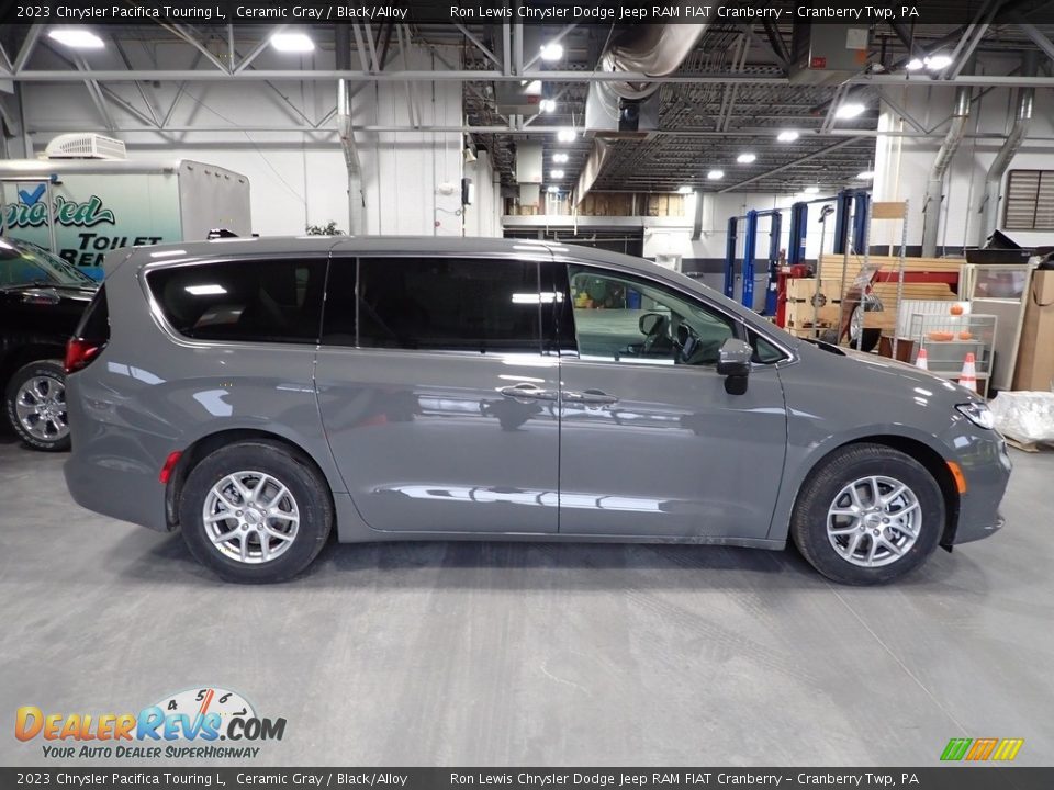 Ceramic Gray 2023 Chrysler Pacifica Touring L Photo #6