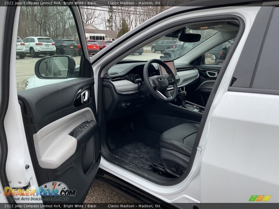 2022 Jeep Compass Limited 4x4 Bright White / Black Photo #7