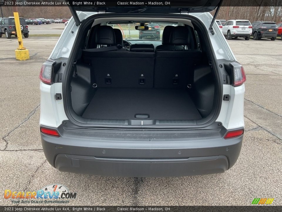 2023 Jeep Cherokee Altitude Lux 4x4 Bright White / Black Photo #7