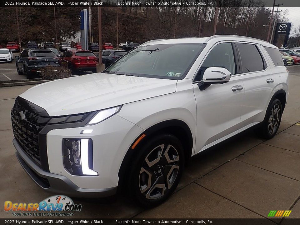 Front 3/4 View of 2023 Hyundai Palisade SEL AWD Photo #7