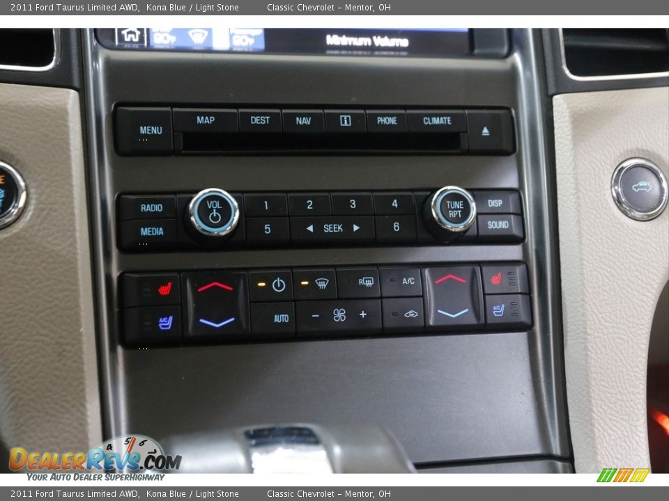 Controls of 2011 Ford Taurus Limited AWD Photo #15