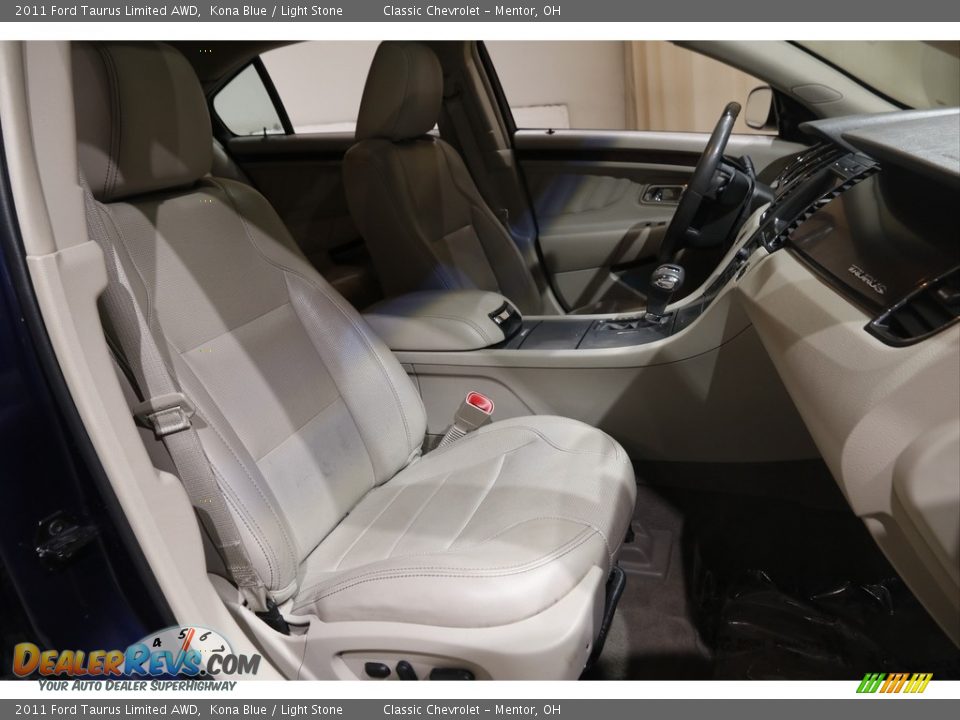 Front Seat of 2011 Ford Taurus Limited AWD Photo #18