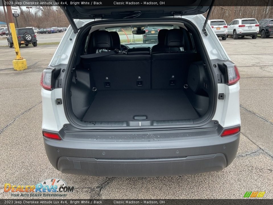 2023 Jeep Cherokee Altitude Lux 4x4 Bright White / Black Photo #7