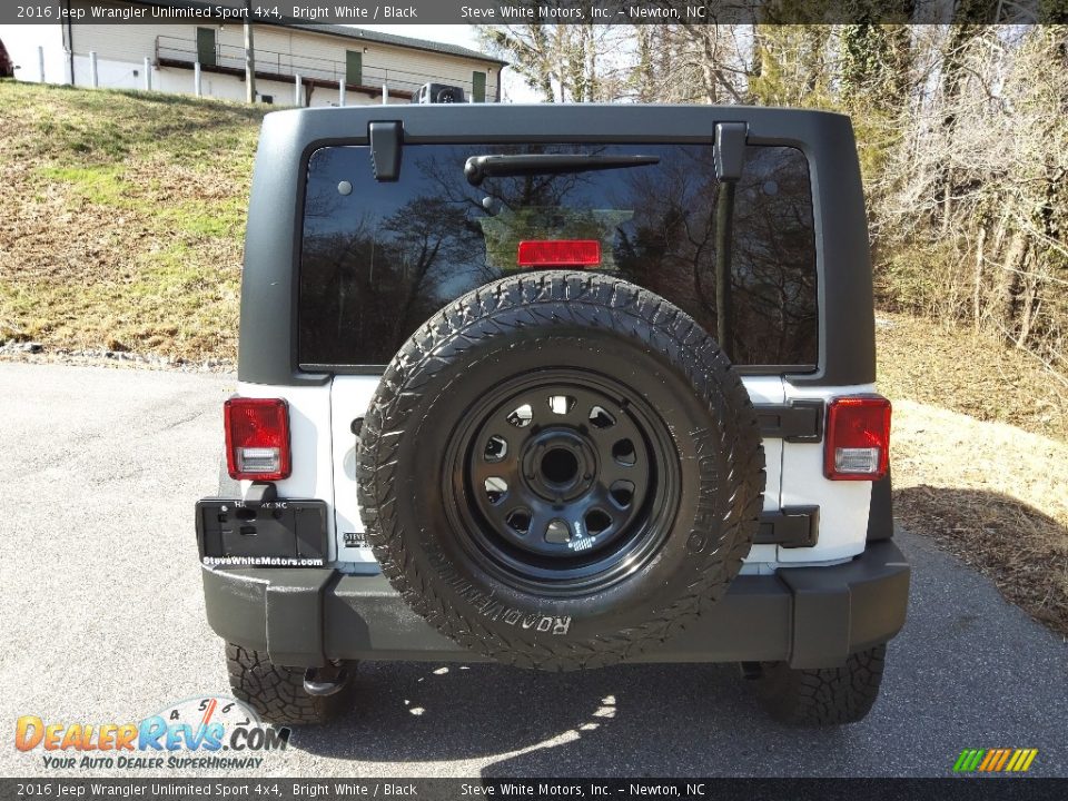 2016 Jeep Wrangler Unlimited Sport 4x4 Bright White / Black Photo #7