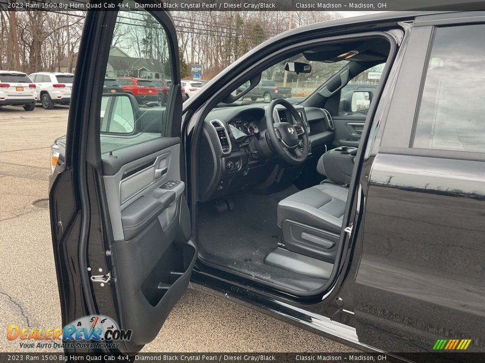 2023 Ram 1500 Big Horn Quad Cab 4x4 Diamond Black Crystal Pearl / Diesel Gray/Black Photo #8