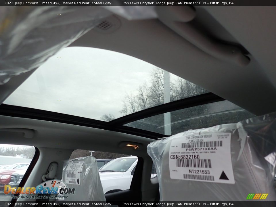 Sunroof of 2022 Jeep Compass Limited 4x4 Photo #18