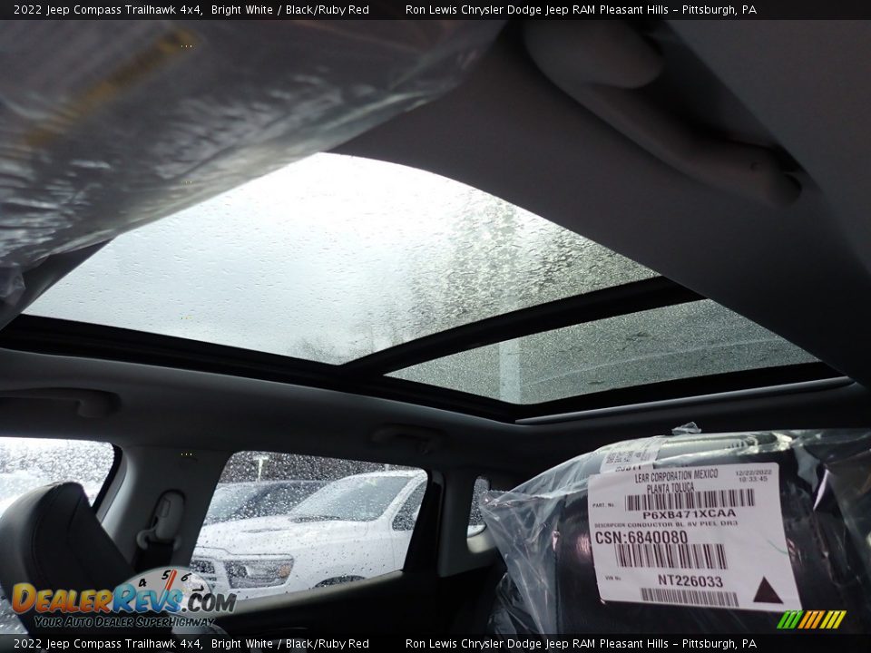 Sunroof of 2022 Jeep Compass Trailhawk 4x4 Photo #18
