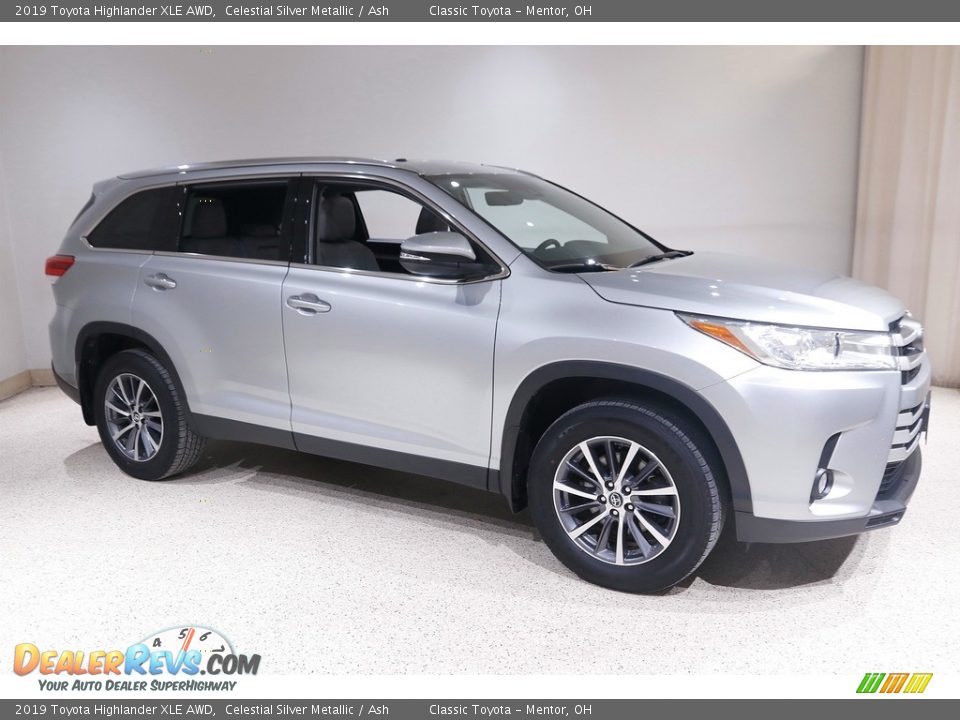 2019 Toyota Highlander XLE AWD Celestial Silver Metallic / Ash Photo #1
