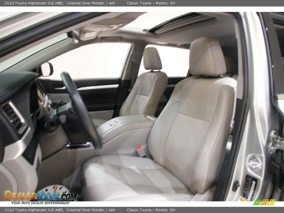 2019 Toyota Highlander XLE AWD Celestial Silver Metallic / Ash Photo #5