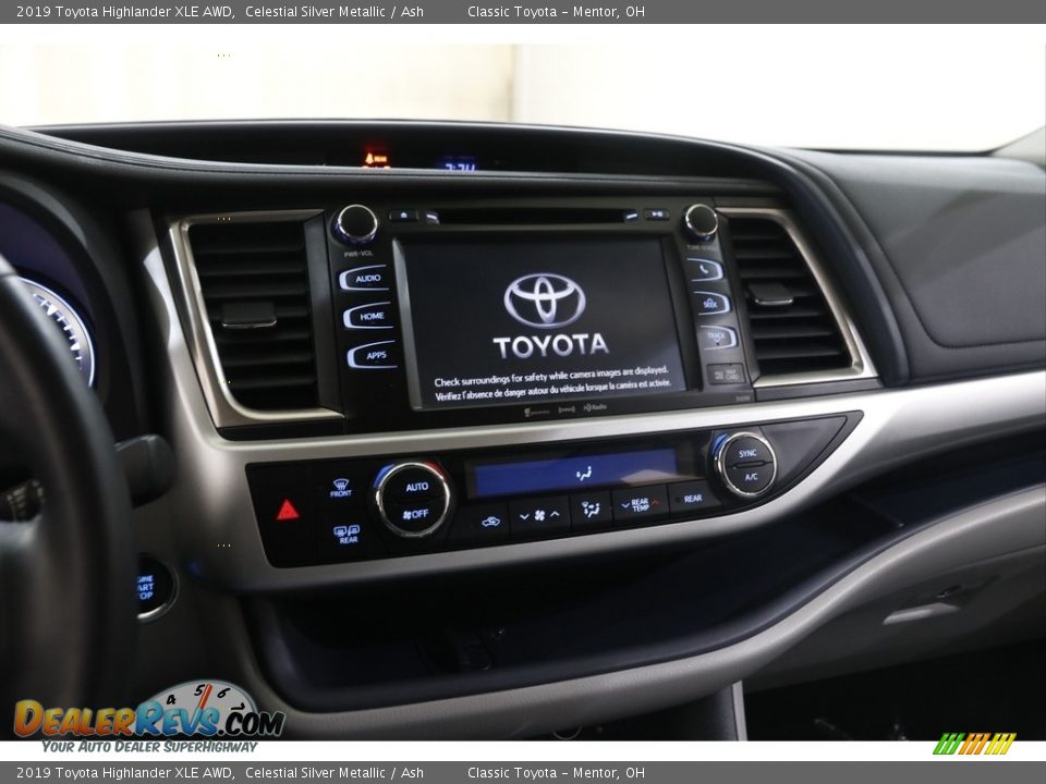 2019 Toyota Highlander XLE AWD Celestial Silver Metallic / Ash Photo #9