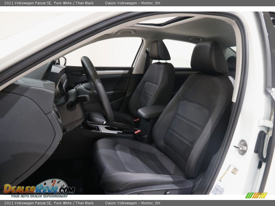 2021 Volkswagen Passat SE Pure White / Titan Black Photo #5