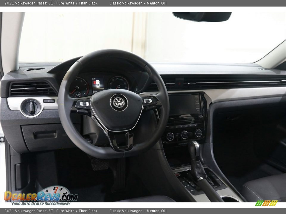 2021 Volkswagen Passat SE Pure White / Titan Black Photo #6