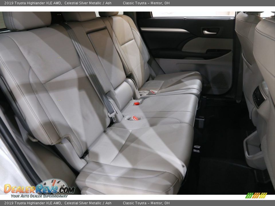 2019 Toyota Highlander XLE AWD Celestial Silver Metallic / Ash Photo #19