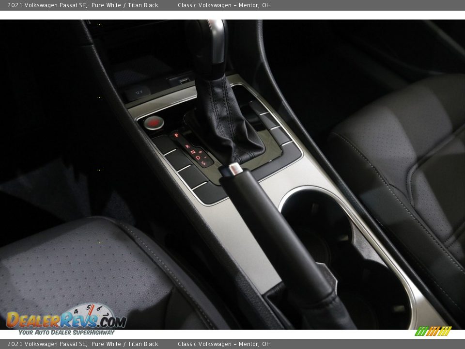 2021 Volkswagen Passat SE Pure White / Titan Black Photo #14
