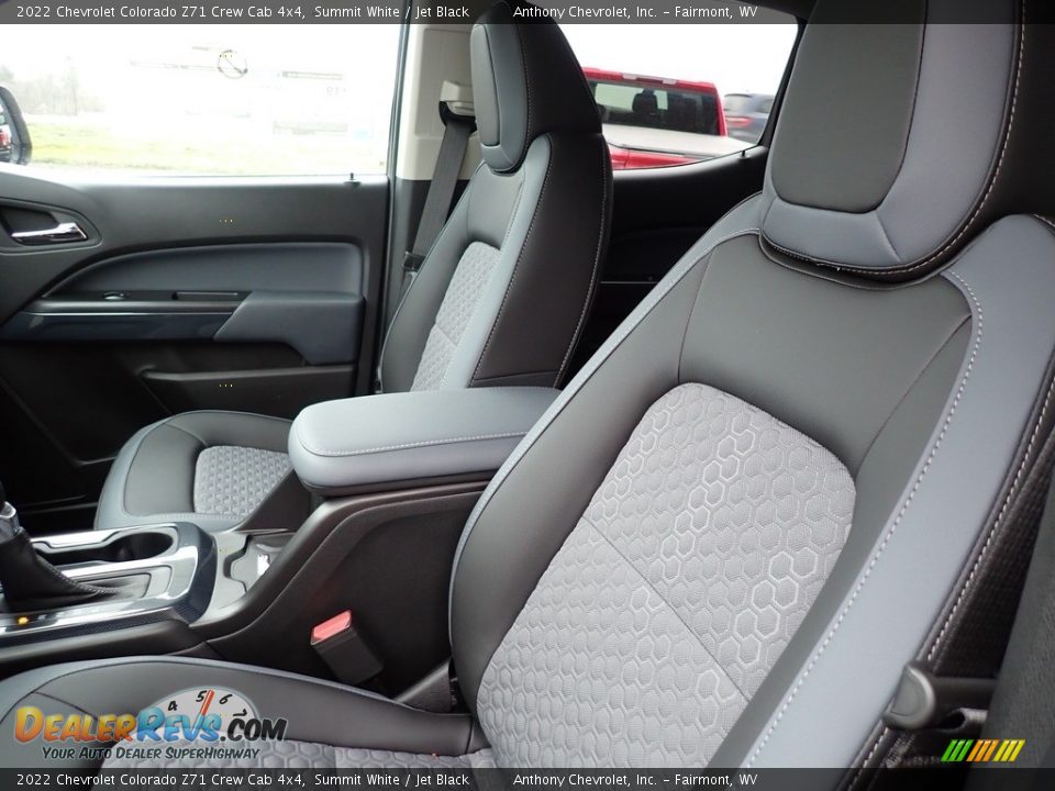 Front Seat of 2022 Chevrolet Colorado Z71 Crew Cab 4x4 Photo #11