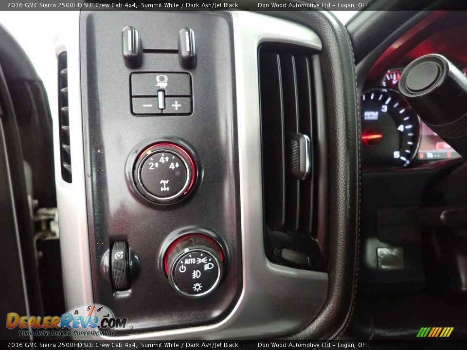 Controls of 2016 GMC Sierra 2500HD SLE Crew Cab 4x4 Photo #14