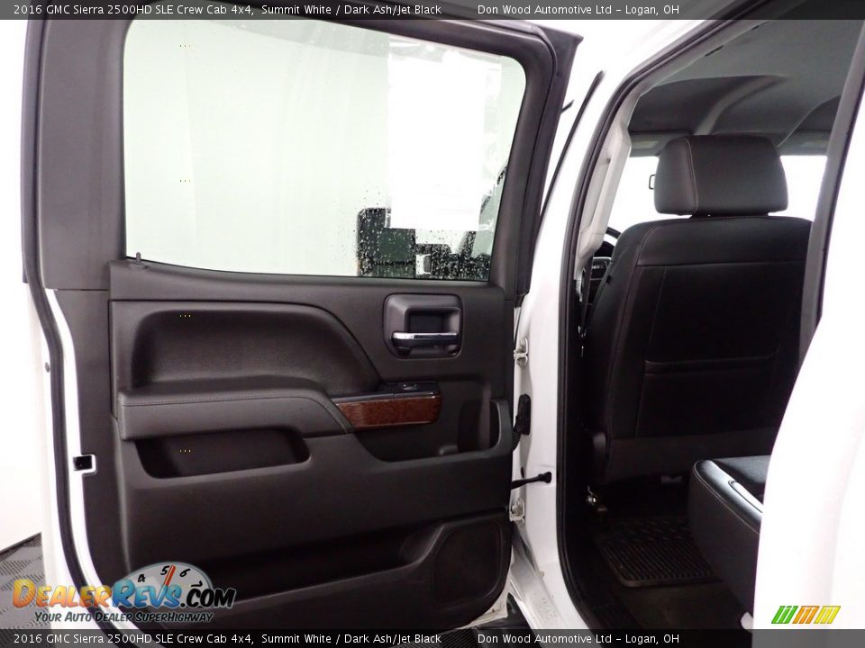 Door Panel of 2016 GMC Sierra 2500HD SLE Crew Cab 4x4 Photo #22