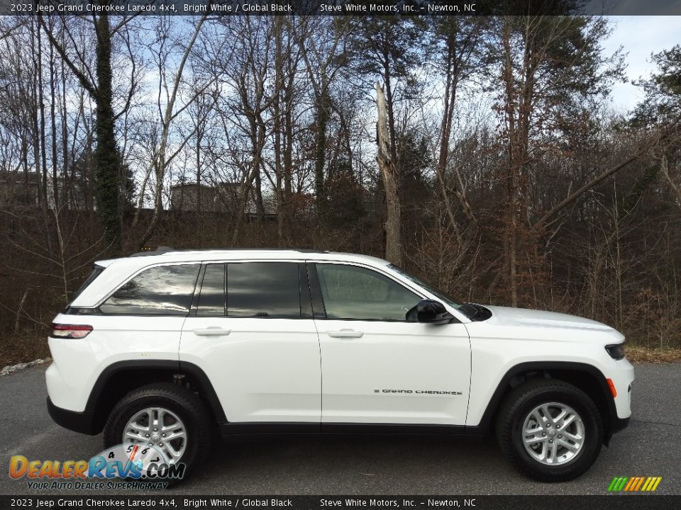 Bright White 2023 Jeep Grand Cherokee Laredo 4x4 Photo #5