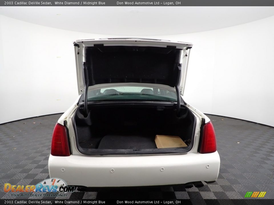2003 Cadillac DeVille Sedan White Diamond / Midnight Blue Photo #5