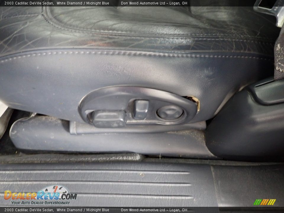 2003 Cadillac DeVille Sedan White Diamond / Midnight Blue Photo #10