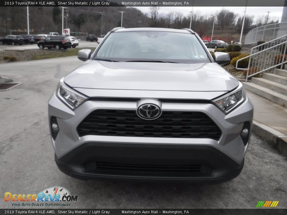 2019 Toyota RAV4 XLE AWD Silver Sky Metallic / Light Gray Photo #11