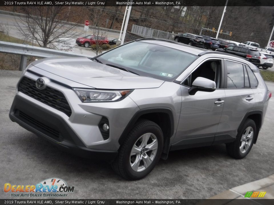 2019 Toyota RAV4 XLE AWD Silver Sky Metallic / Light Gray Photo #12