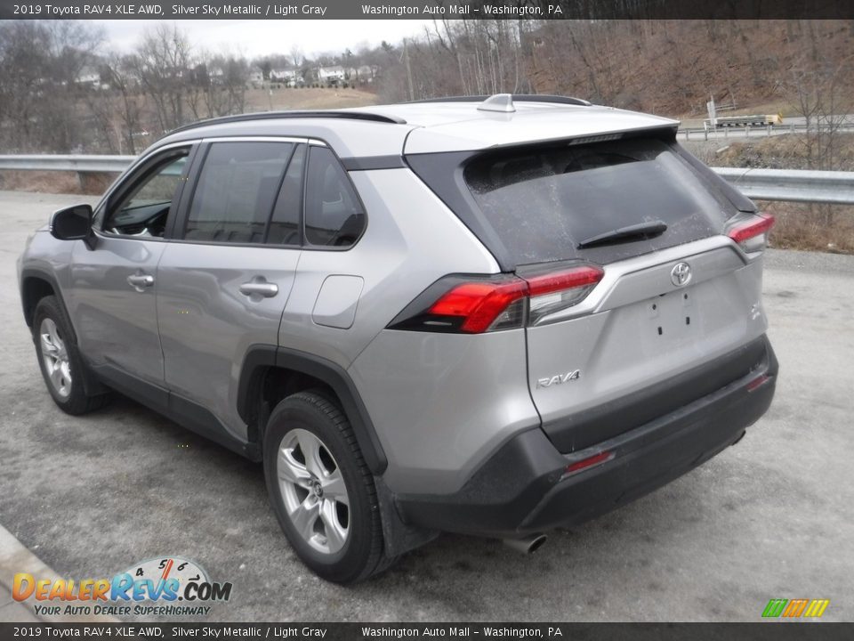 2019 Toyota RAV4 XLE AWD Silver Sky Metallic / Light Gray Photo #14