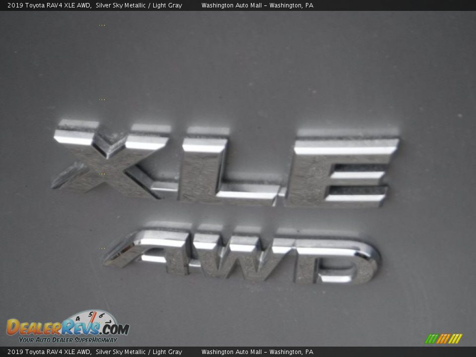 2019 Toyota RAV4 XLE AWD Silver Sky Metallic / Light Gray Photo #17