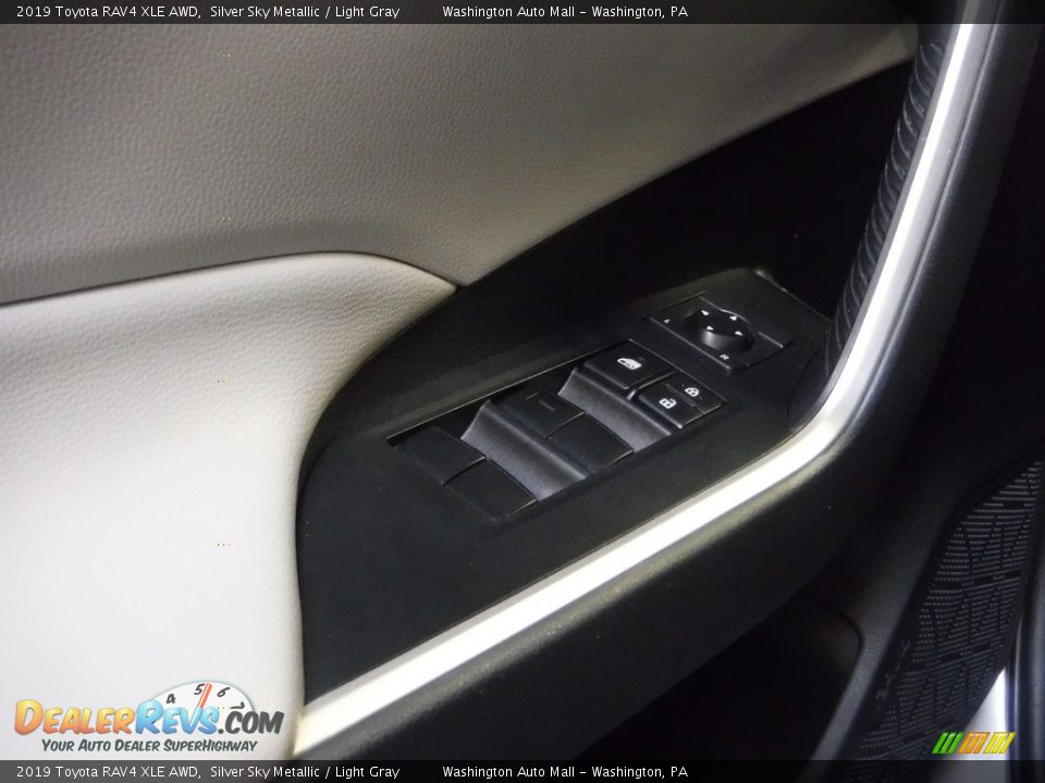2019 Toyota RAV4 XLE AWD Silver Sky Metallic / Light Gray Photo #20