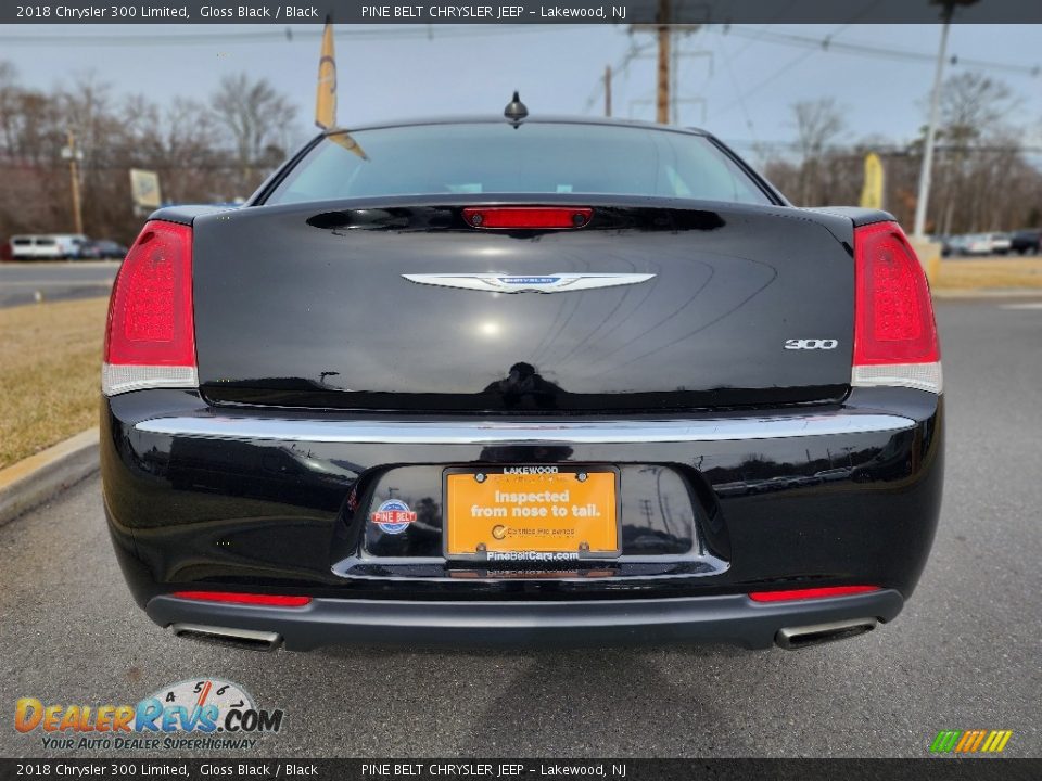 2018 Chrysler 300 Limited Gloss Black / Black Photo #16