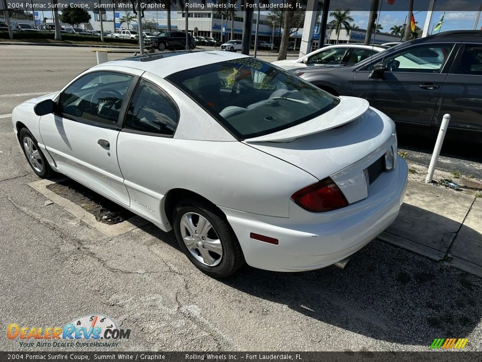 2004 Pontiac Sunfire Coupe Summit White / Graphite Photo #7