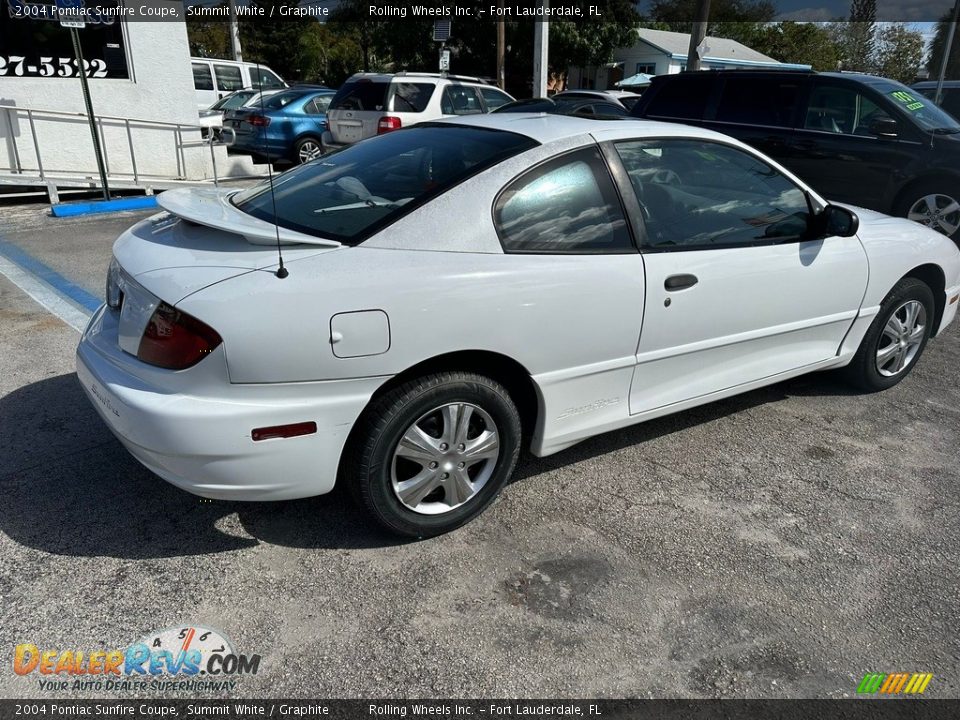 2004 Pontiac Sunfire Coupe Summit White / Graphite Photo #8