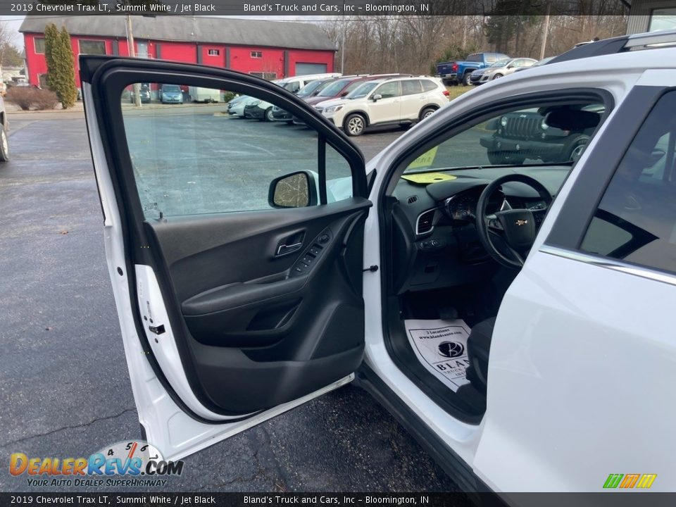 2019 Chevrolet Trax LT Summit White / Jet Black Photo #12