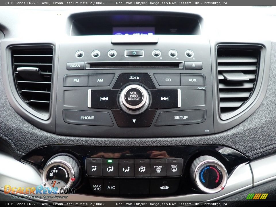 Controls of 2016 Honda CR-V SE AWD Photo #19