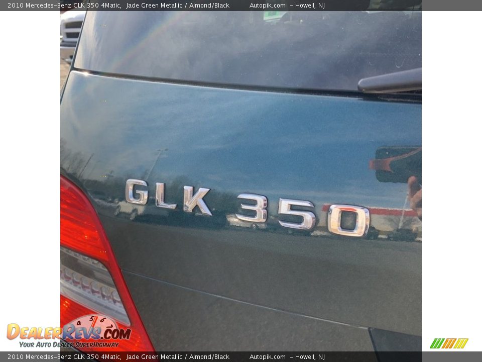 2010 Mercedes-Benz GLK 350 4Matic Jade Green Metallic / Almond/Black Photo #10