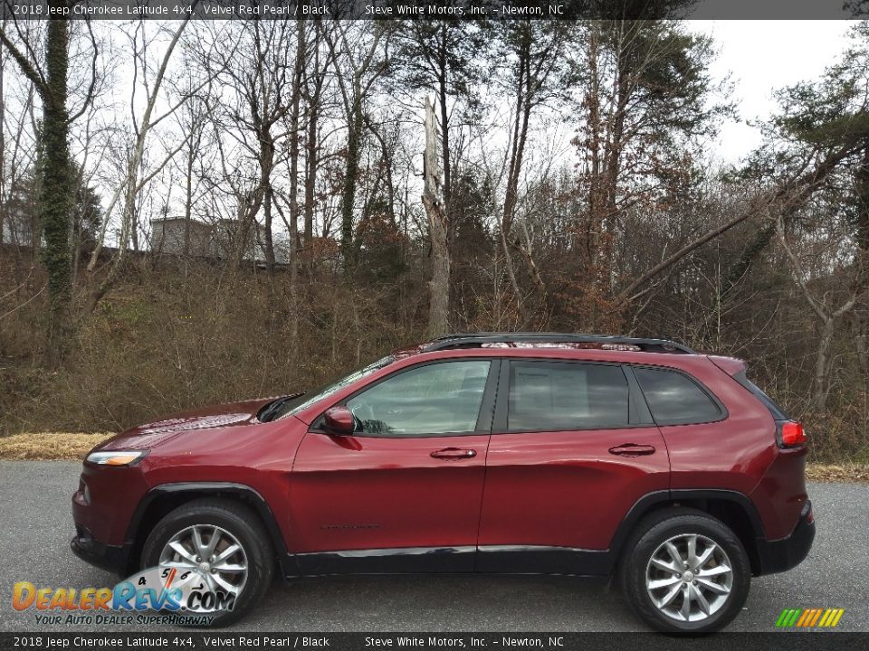 2018 Jeep Cherokee Latitude 4x4 Velvet Red Pearl / Black Photo #1