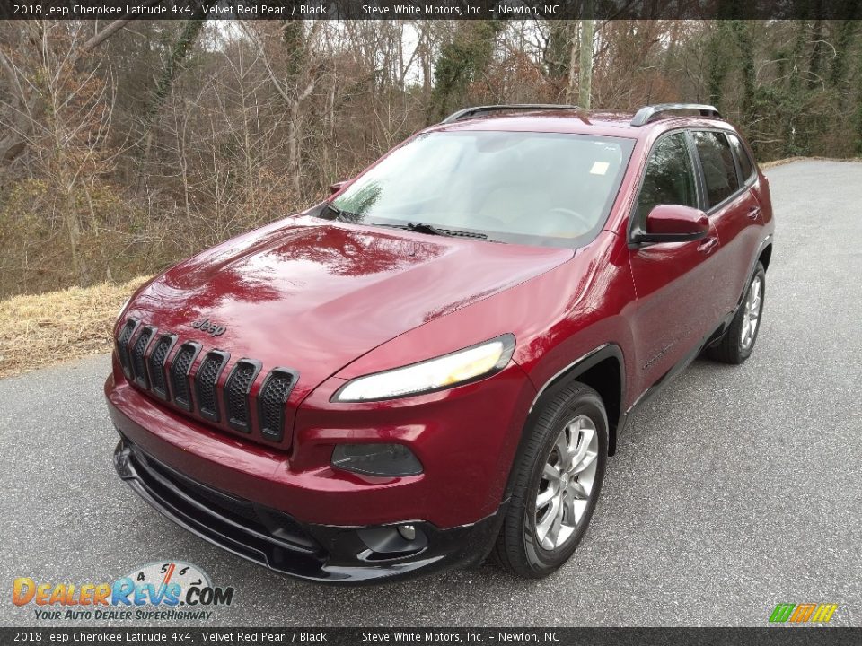 2018 Jeep Cherokee Latitude 4x4 Velvet Red Pearl / Black Photo #3