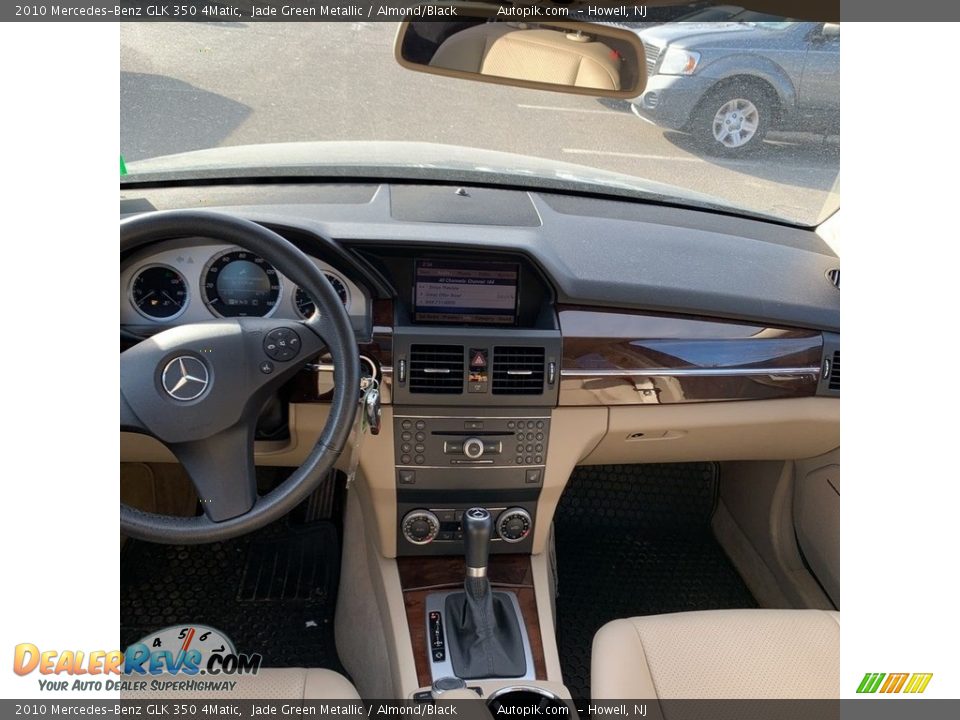 2010 Mercedes-Benz GLK 350 4Matic Jade Green Metallic / Almond/Black Photo #16