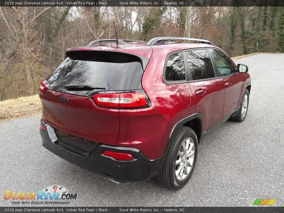 2018 Jeep Cherokee Latitude 4x4 Velvet Red Pearl / Black Photo #7