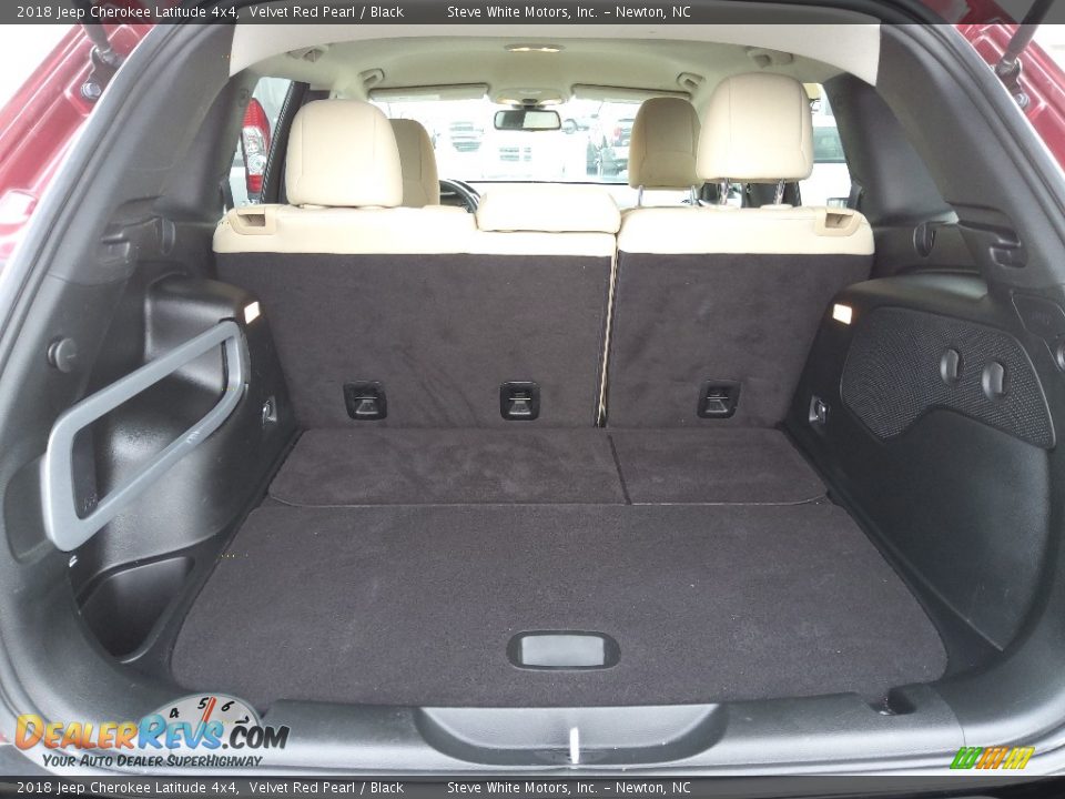 2018 Jeep Cherokee Latitude 4x4 Trunk Photo #15