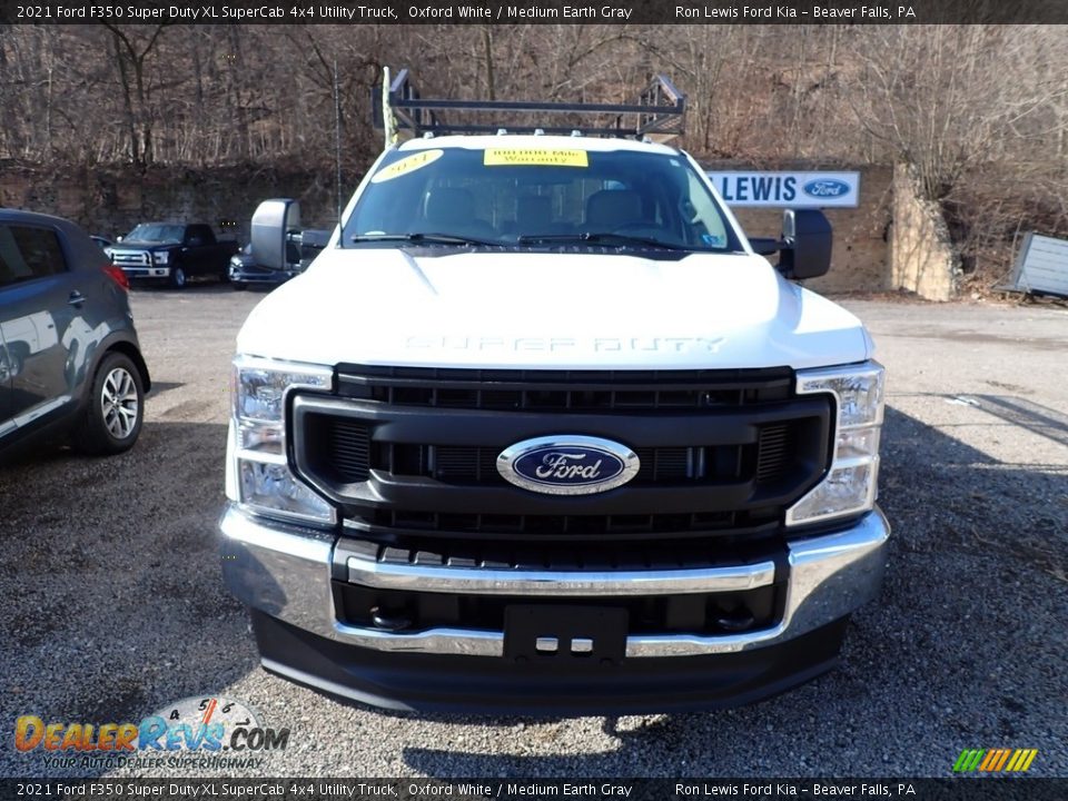 2021 Ford F350 Super Duty XL SuperCab 4x4 Utility Truck Oxford White / Medium Earth Gray Photo #3